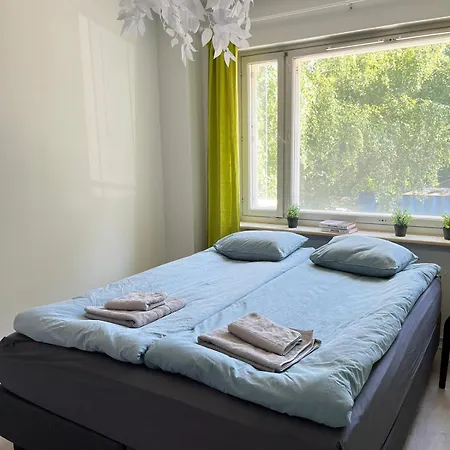 Quietly Located One-bedroom Near Downtown Apartman *